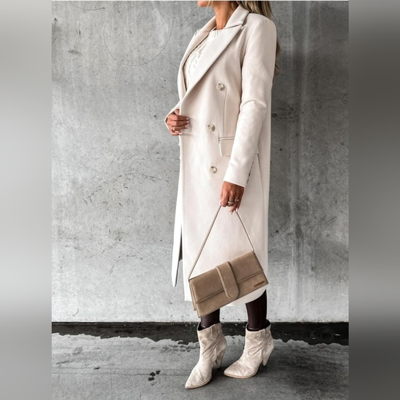 Elegant White Double-Breasted Women's Coat - Picture 2 of 13